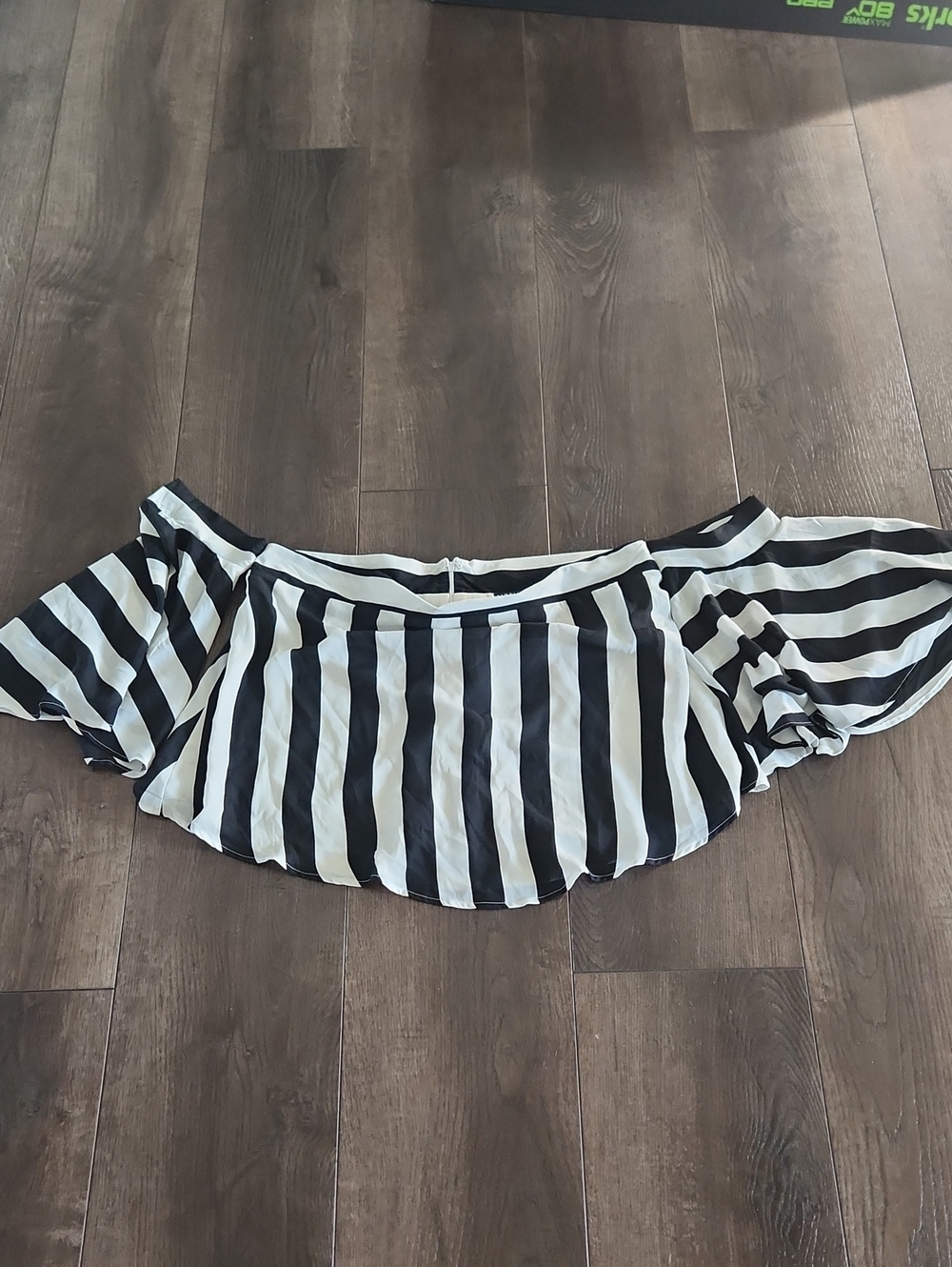 VENUS Black and White Striped Blouse